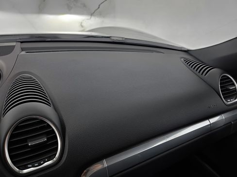 Used 2025 Porsche 718 Boxster RWD image 28