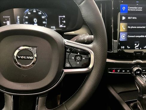 Used 2019 Volvo XC60 T5 Momentum w/ Premium Package image 25