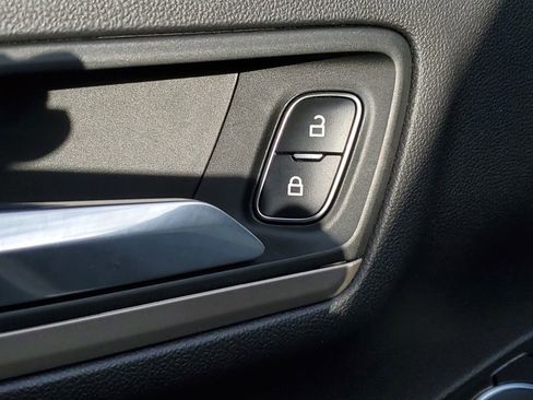 Used 2021 Ford Escape SE w/ SE Sport Appearance Package image 24