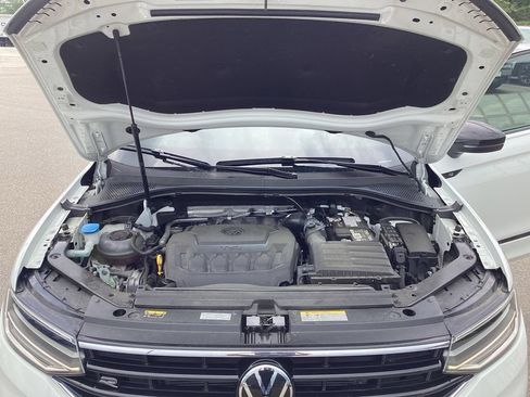 Used 2024 Volkswagen Tiguan SE R-Line AWD/4WD image 29