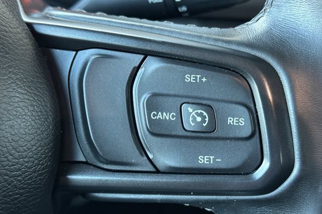 Used 2022 Jeep Gladiator Sport AWD/4WD image 38