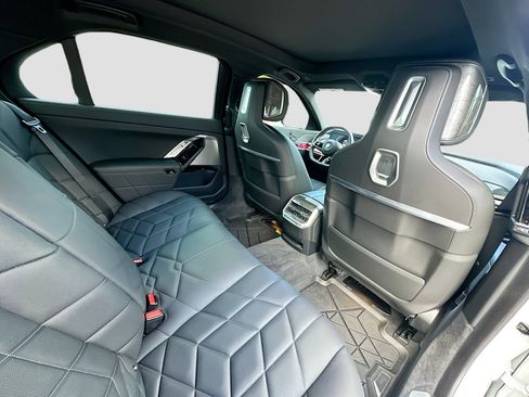 Used 2024 BMW 760i xDrive image 32