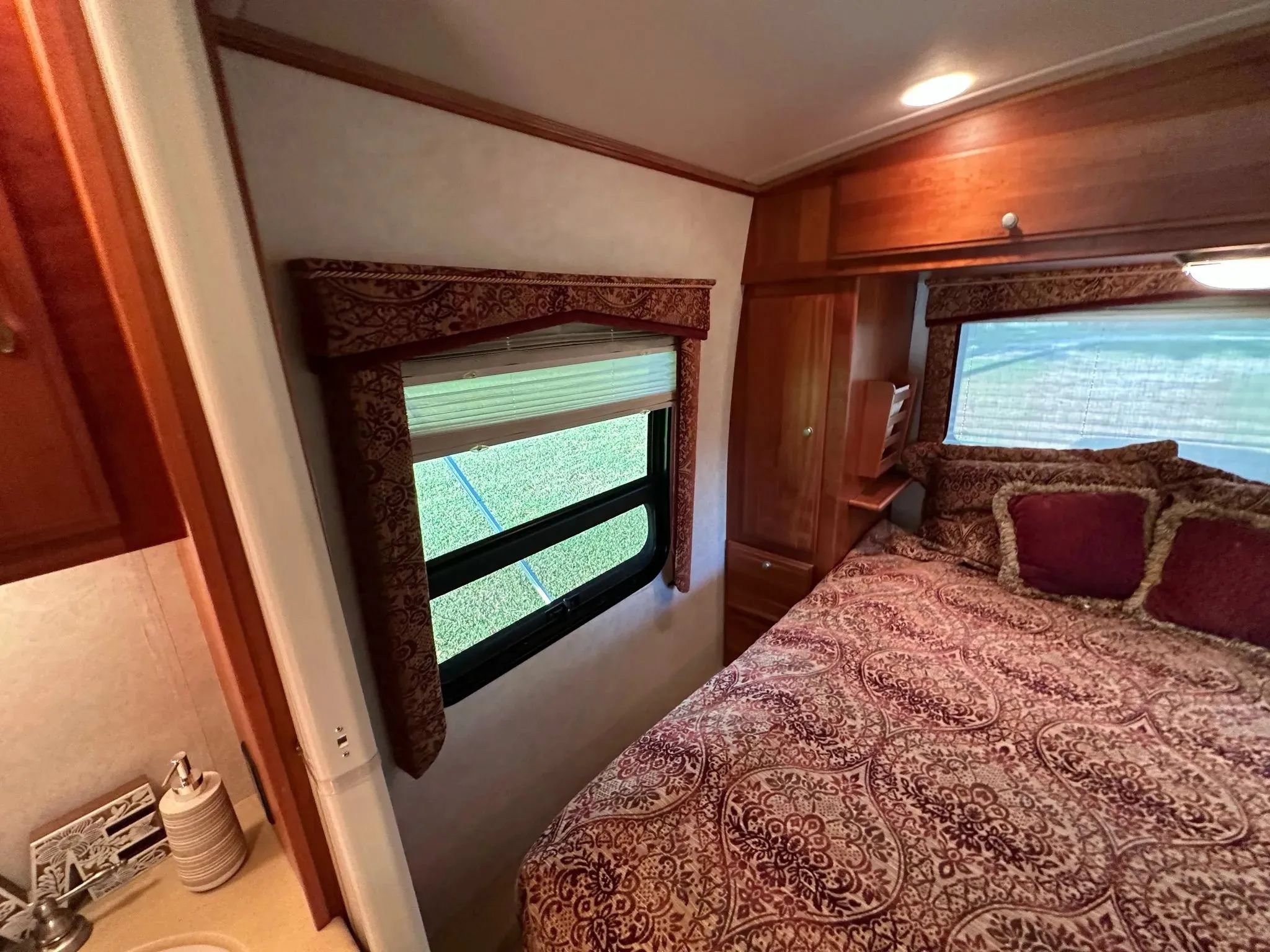 Used 2006 Ford E-450 and Econoline 450 RWD image 28