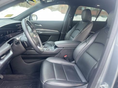 Used 2025 Cadillac XT4 Premium Luxury image 19
