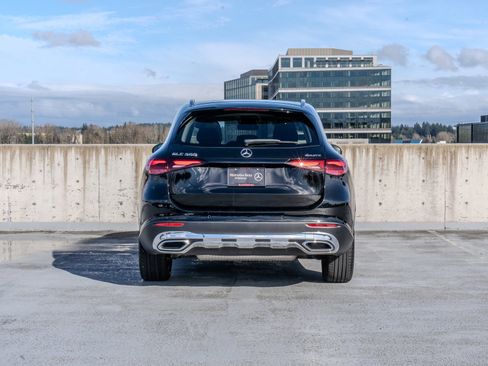Used 2023 Mercedes-Benz GLC 300 4MATIC image 5