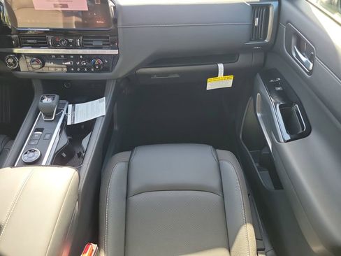 New 2026 Nissan Pathfinder SL image 20