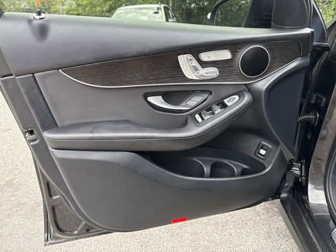 Used 2021 Mercedes-Benz GLC 300 image 22