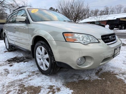 Used 2007 Subaru Outback 2.5i Limited image 4