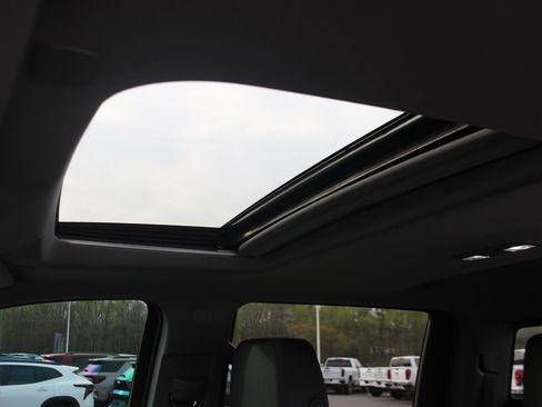 Used 2023 Chevrolet Silverado 1500 LTZ w/ LTZ Premium Package image 39