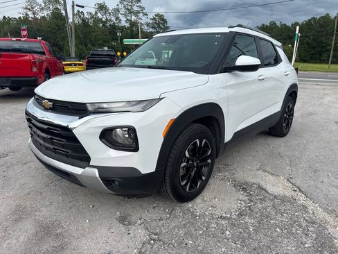 Used 2023 Chevrolet TrailBlazer LT FWD image 1