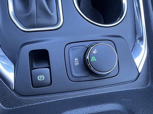 Used 2021 Chevrolet Traverse LS image 26