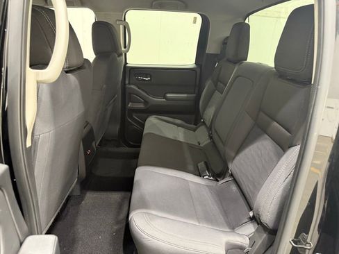 Used 2023 Nissan Frontier SV image 52
