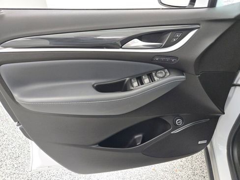 Used 2024 Buick Enclave Premium image 21