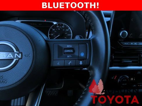 Used 2024 Nissan Pathfinder SV image 18