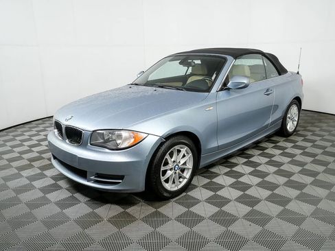 Used 2011 BMW 128i Convertible image 1