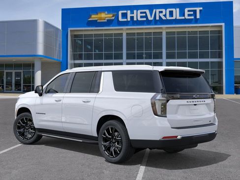 New 2026 Chevrolet Suburban LT w/ Comfort Package AWD/4WD image 4