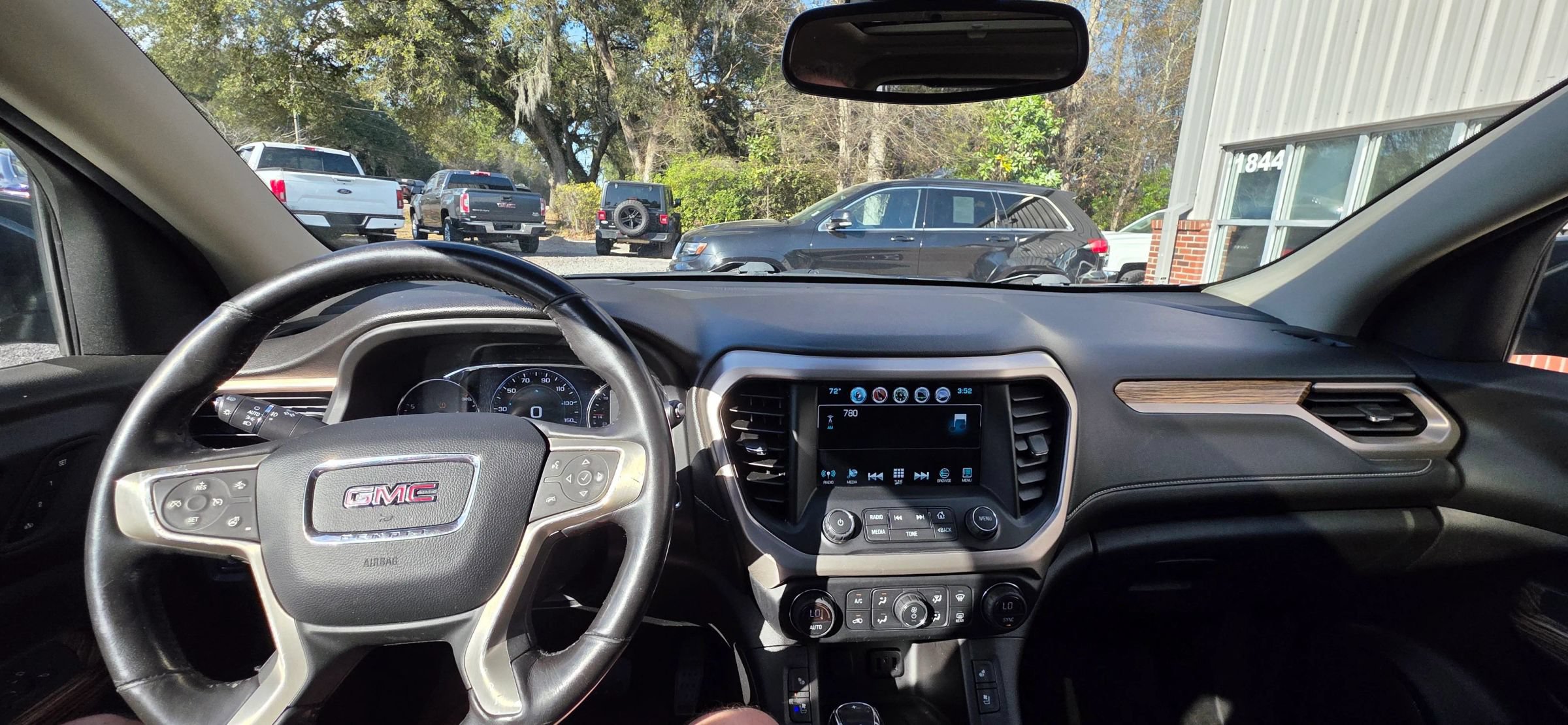 Used 2019 GMC Acadia Denali AWD/4WD image 12