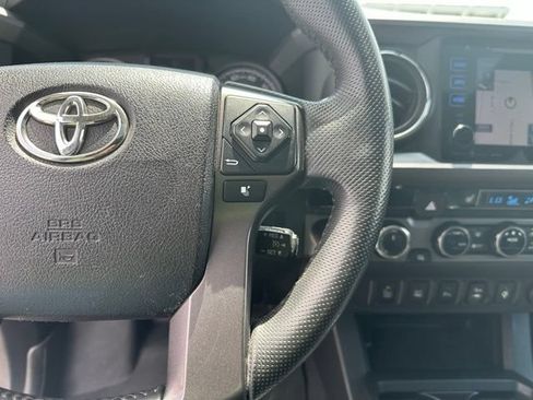 Used 2017 Toyota Tacoma TRD Sport w/ Premium & Technology Package AWD/4WD image 28