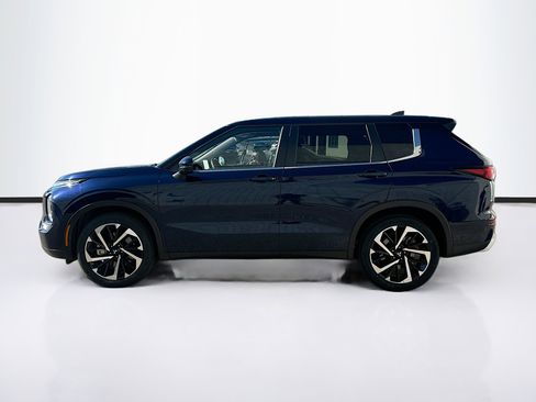 Used 2024 Mitsubishi Outlander SE image 4