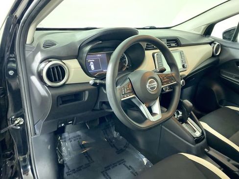 Used 2022 Nissan Versa SV image 21