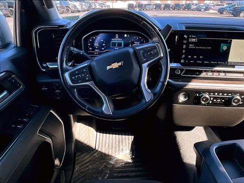 Used 2022 Chevrolet Silverado 1500 LT image 16