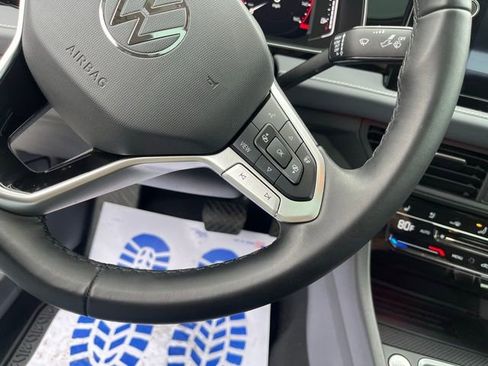 Certified 2025 Volkswagen Jetta SEL image 43