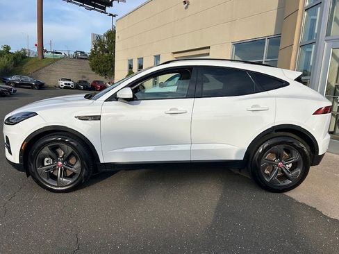 Certified 2022 Jaguar E-PACE SE image 4