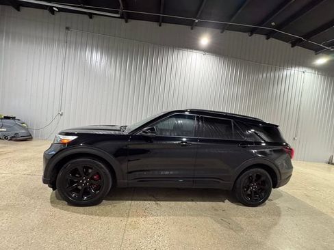 Used 2021 Ford Explorer ST w/ Equipment Group 401A AWD/4WD image 2