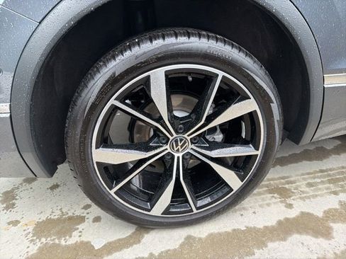 Used 2023 Volkswagen Tiguan SEL R-Line AWD/4WD image 29