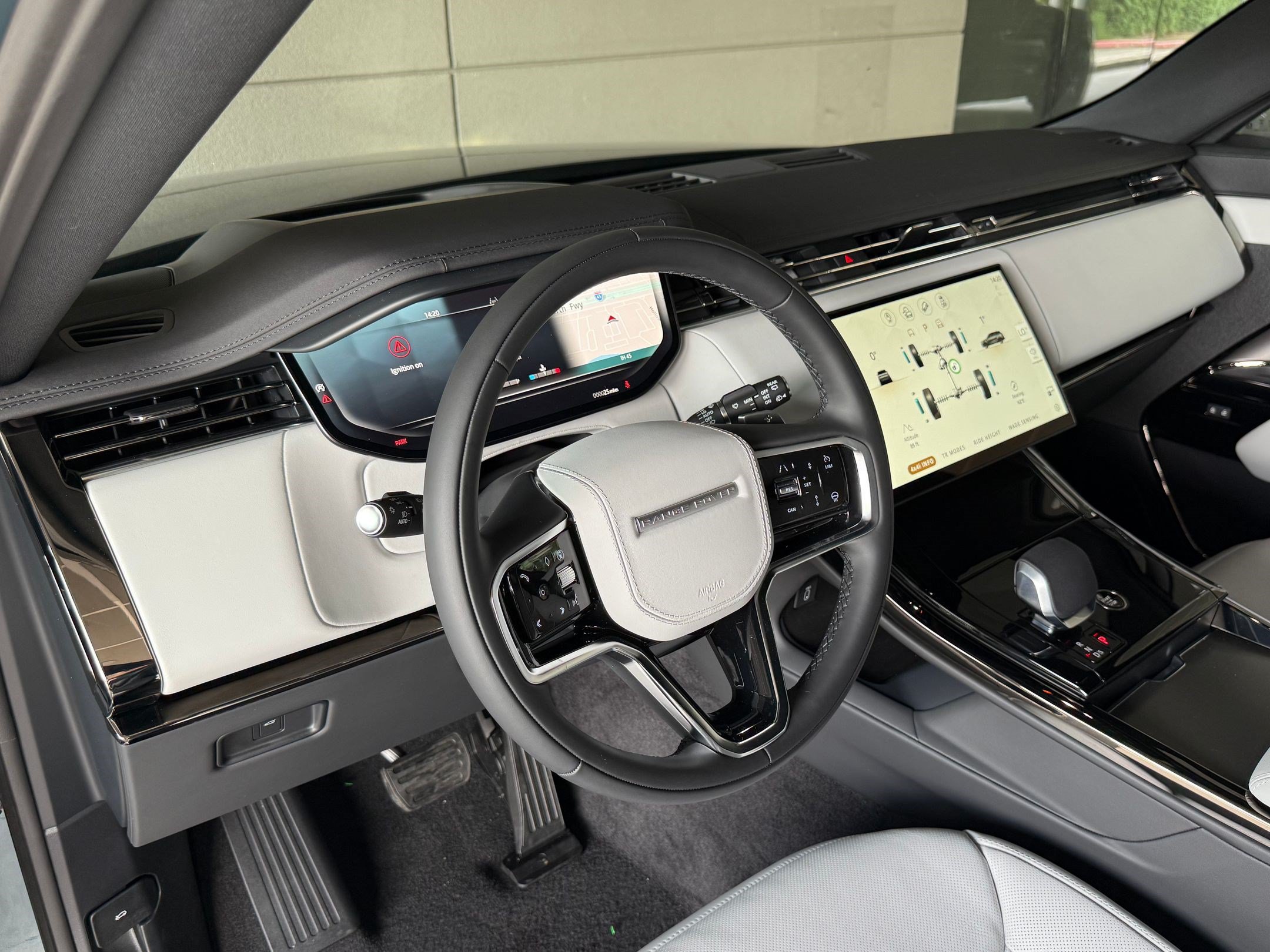 New 2026 Land Rover Range Rover Sport SE AWD/4WD image 4