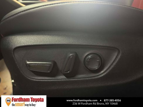 Used 2023 Toyota Highlander XSE AWD/4WD image 17