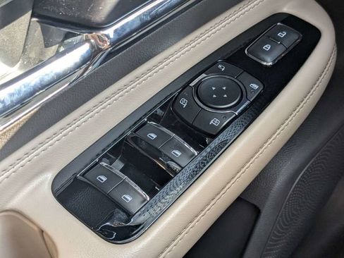 Used 2023 Lincoln Corsair Reserve w/ Jet Appearance Package image 23