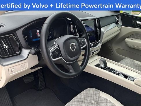 Used 2022 Volvo XC60 B5 Momentum image 17