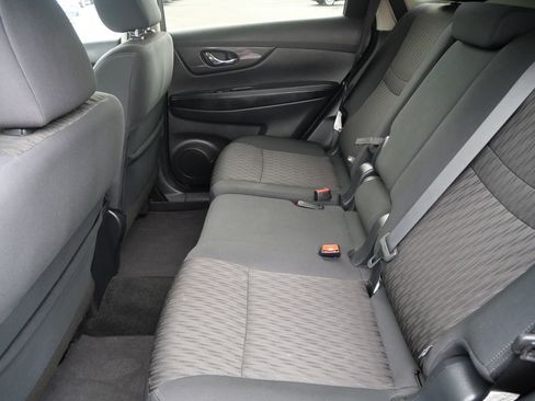 Used 2019 Nissan Rogue SV AWD/4WD image 24