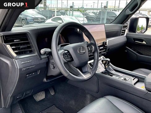 Used 2024 Lexus GX 550 w/ Accessory Package (Z1) AWD/4WD image 15