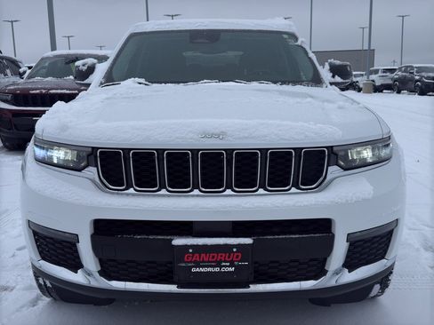 Used 2023 Jeep Grand Cherokee L Limited image 3