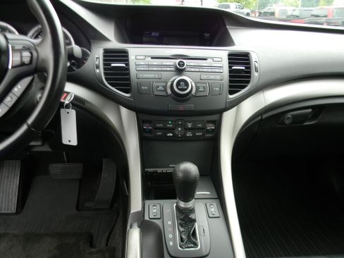 Used 2010 Acura TSX 2.4 image 9
