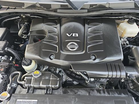 Used 2024 Nissan Armada SL w/ Captain's Chairs Package image 39