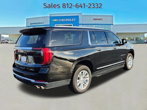 Used 2025 GMC Yukon XL Denali image 7