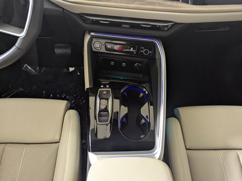 Used 2025 Audi Q5 Prestige AWD/4WD image 21