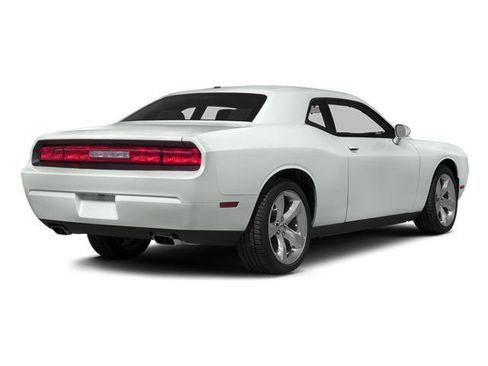Used 2014 Dodge Challenger R/T RWD image 4