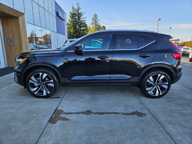 Certified 2024 Volvo XC40 B5 Plus w/ Protection Package Premier AWD/4WD image 8
