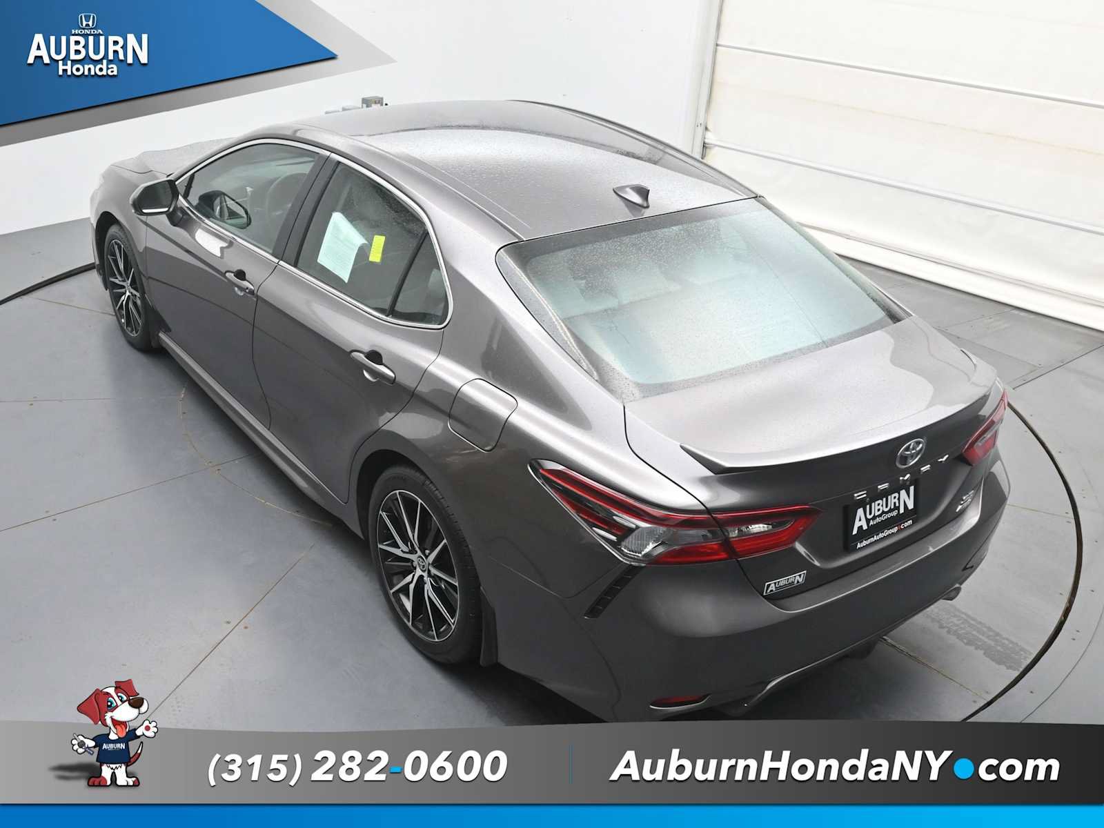Used 2024 Toyota Camry SE AWD/4WD image 30