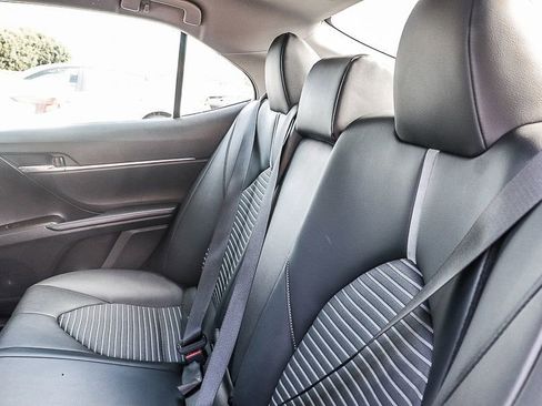 Used 2022 Toyota Camry SE image 18