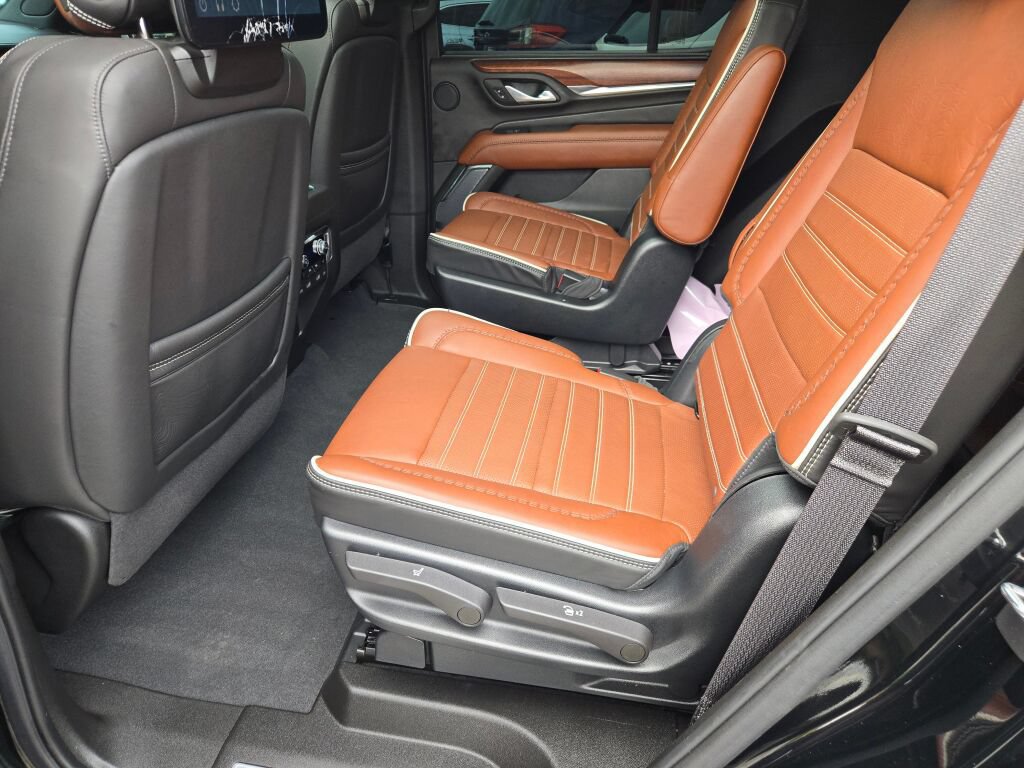 Used 2023 GMC Yukon Denali Ultimate AWD/4WD image 27