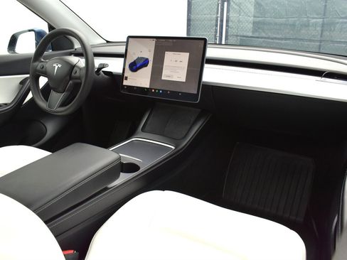 Used 2021 Tesla Model Y Long Range AWD/4WD image 12