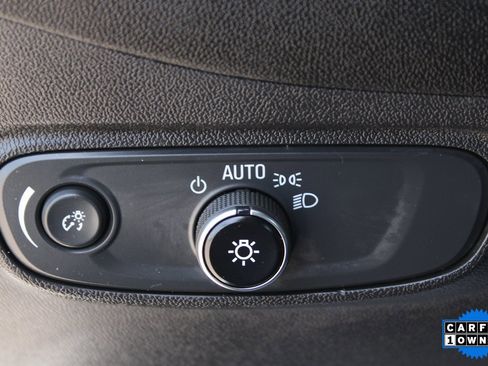 Used 2022 Chevrolet Equinox LS image 16