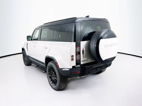 Used 2026 Land Rover Defender 110 S AWD/4WD image 7