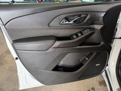 Used 2023 Chevrolet Traverse High Country AWD/4WD image 27