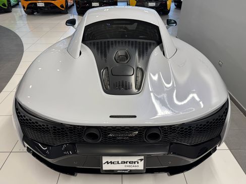 New 2026 McLaren Artura image 5